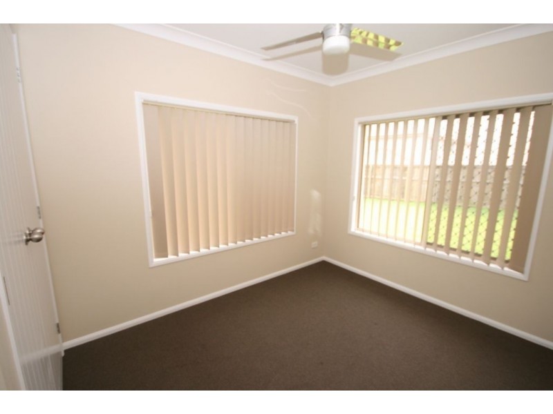 18 Carmody Pde, North Lakes QLD 4509