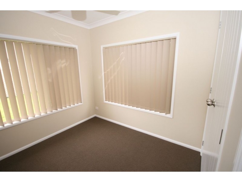 18 Carmody Pde, North Lakes QLD 4509