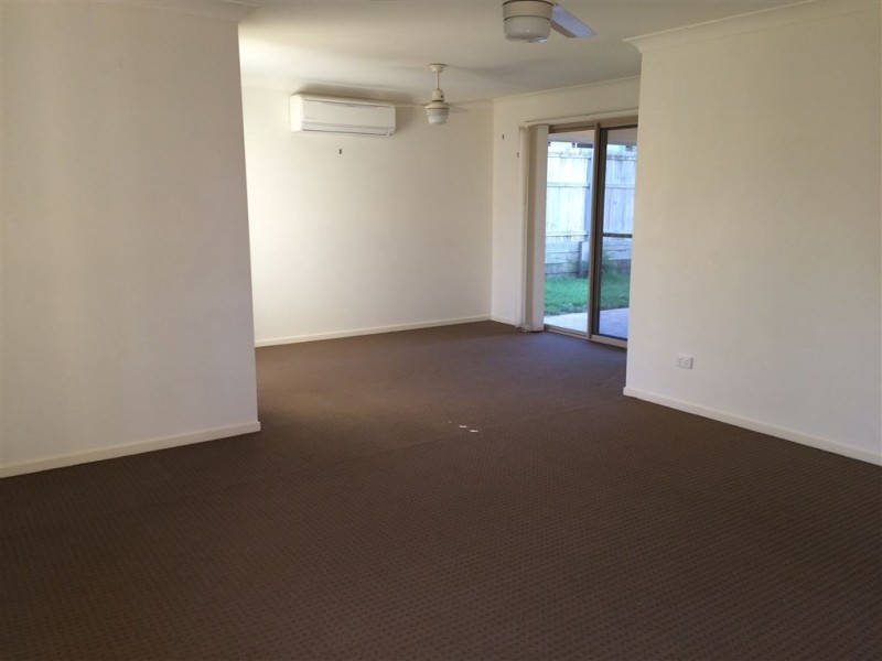 10 Dotterel Crescent, North Lakes QLD 4509