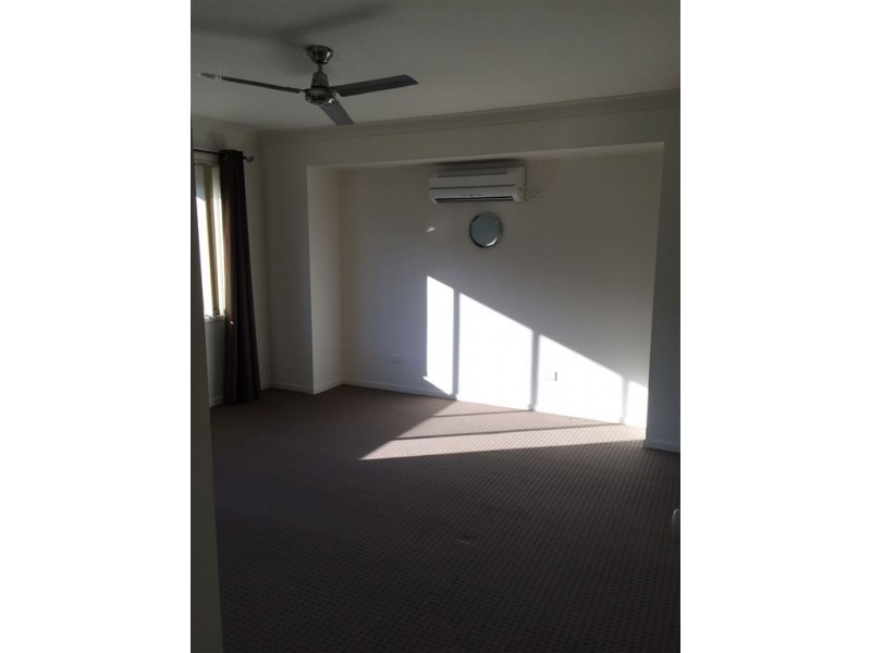 10 Dotterel Crescent, North Lakes QLD 4509