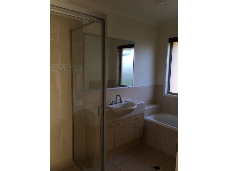 10 Dotterel Crescent, North Lakes QLD 4509