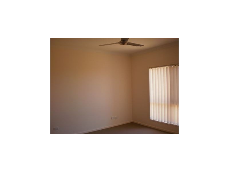 4 Highcliff Crescent, North Lakes QLD 4509