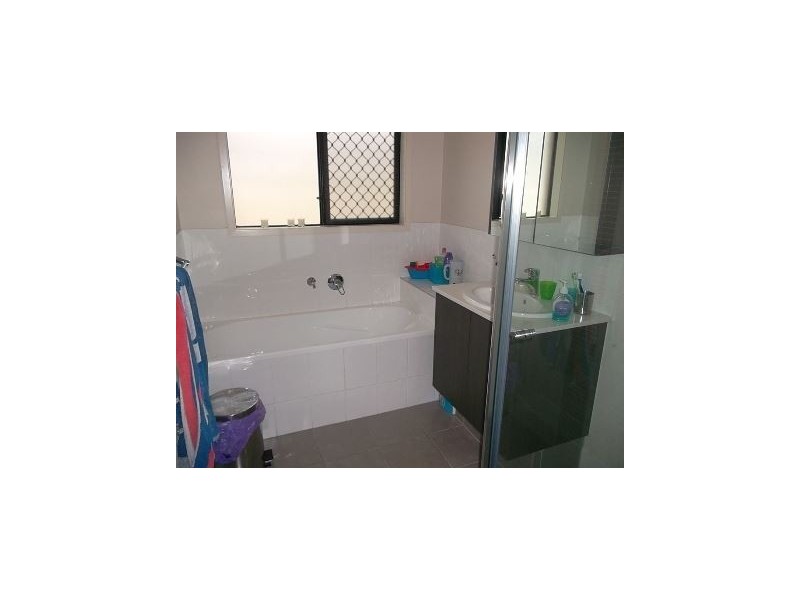 35 Kingston Court, North Lakes QLD 4509