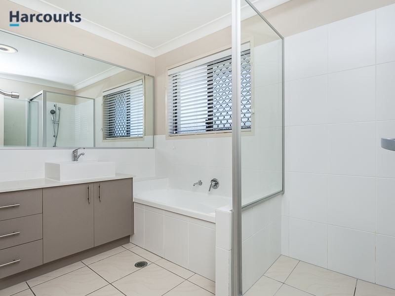 38 Chrysler Parade, North Lakes QLD 4509