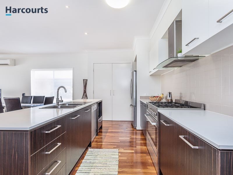 14 Moonie Crescent, North Lakes QLD 4509