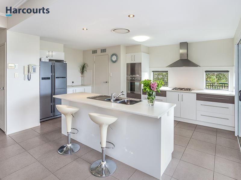 64 Kangaroo Street, North Lakes QLD 4509