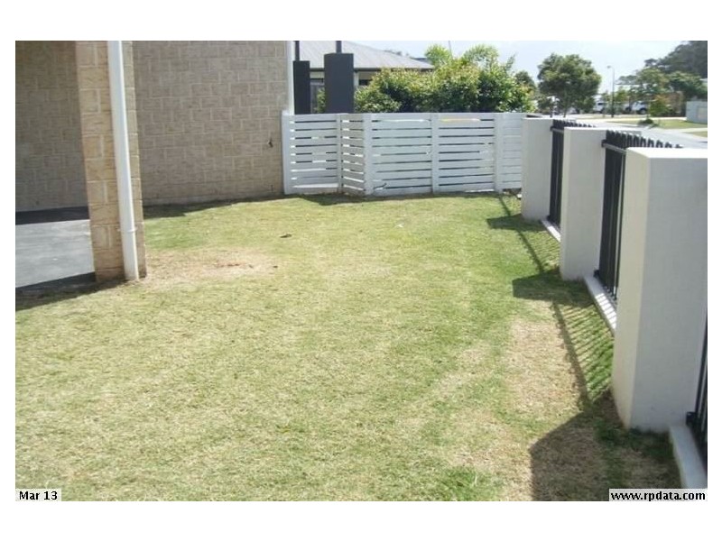 1/5 Kangaroo Street, North Lakes QLD 4509