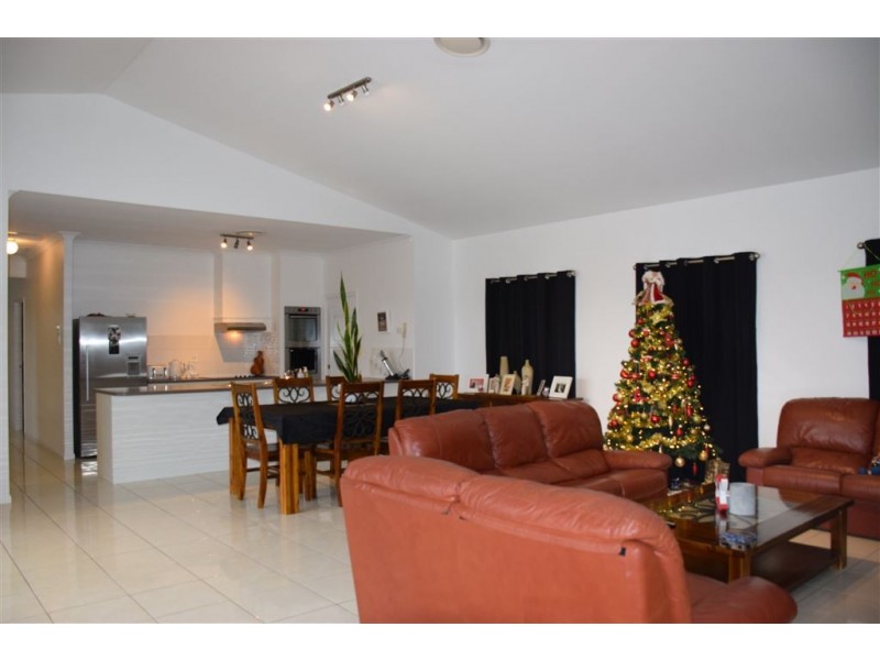 19 Whitecedar Circuit, North Lakes QLD 4509
