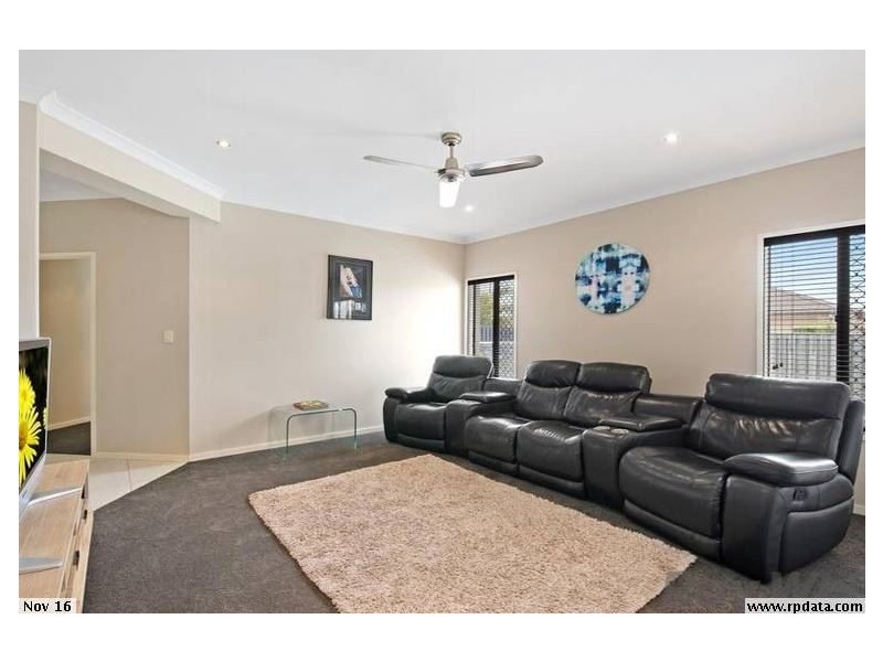 10 Kurrajong Circuit, North Lakes QLD 4509