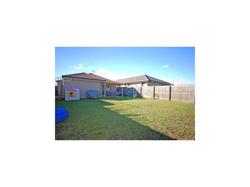9 Page Street, North Lakes QLD 4509