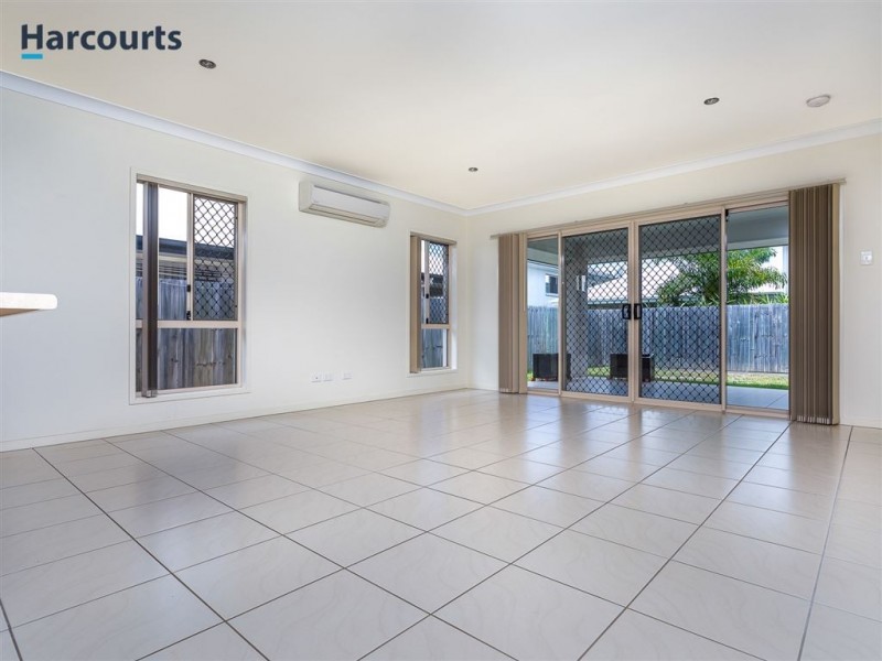 19 Friars Crescent, North Lakes QLD 4509