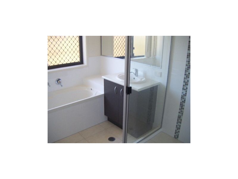 38 Astley Pde, North Lakes QLD 4509