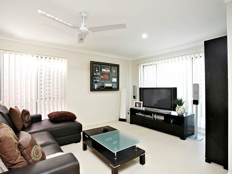 9 Campion Drive, North Lakes QLD 4509