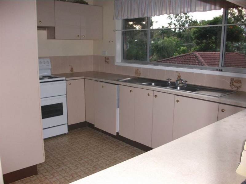 13 St Quentin Court, Petrie QLD 4502