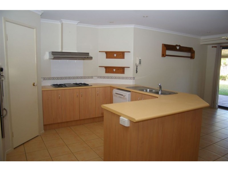 3 Chesterton Court, North Lakes QLD 4509