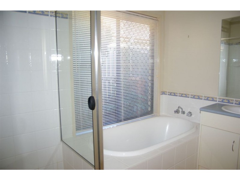 3 Chesterton Court, North Lakes QLD 4509