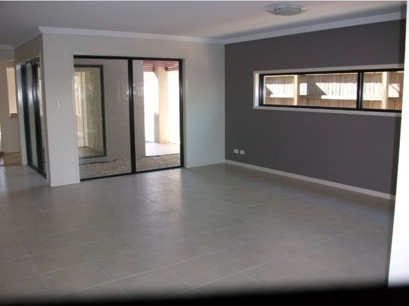 11 Riley Street, North Lakes QLD 4509