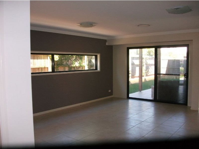 11 Riley Street, North Lakes QLD 4509