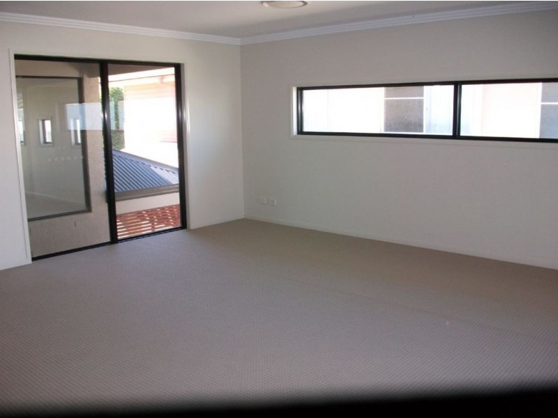 11 Riley Street, North Lakes QLD 4509