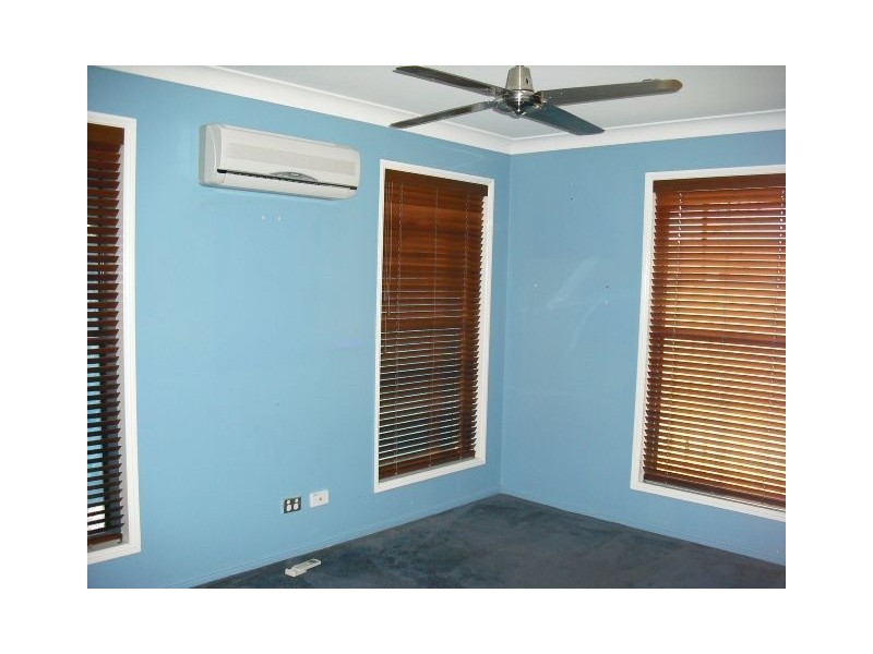 8 Auburn, North Lakes QLD 4509