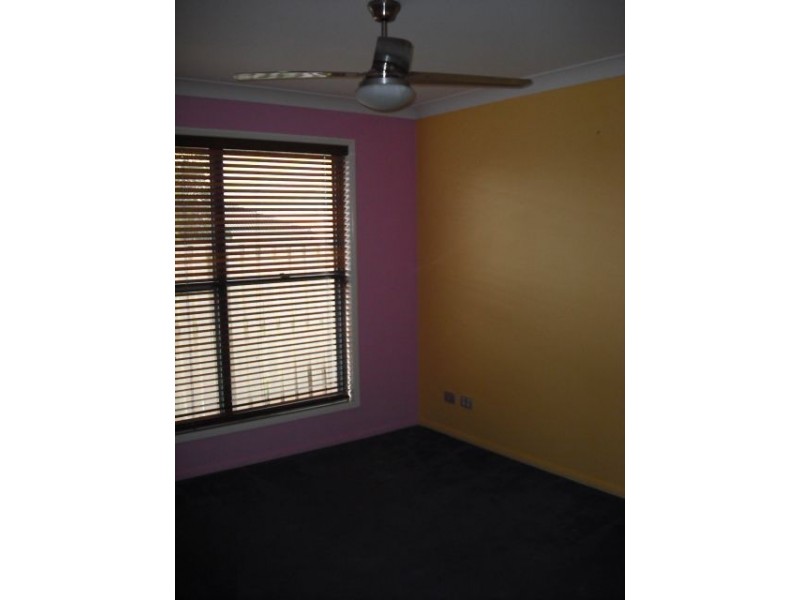 8 Auburn, North Lakes QLD 4509