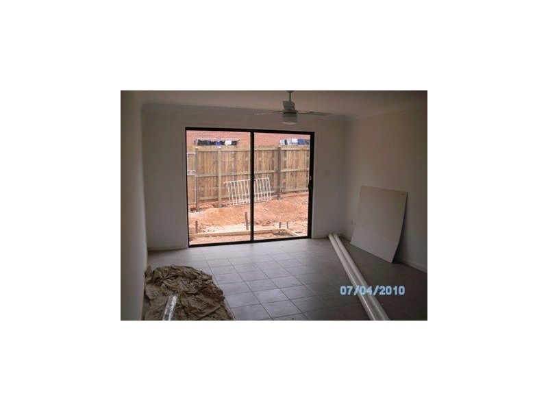 2/8 Carbeen Crescent, Lawnton QLD 4501