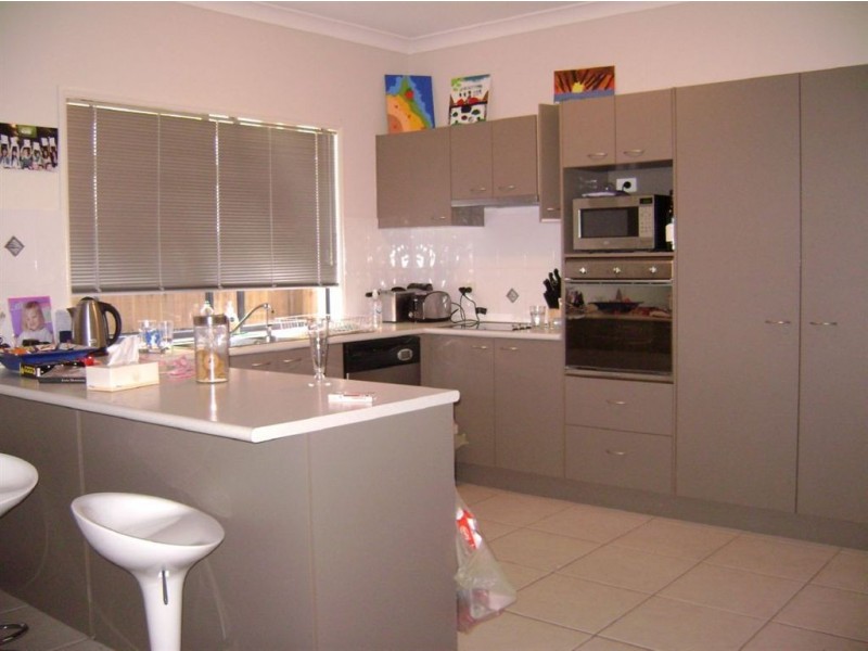 9 Wilga Street, North Lakes QLD 4509