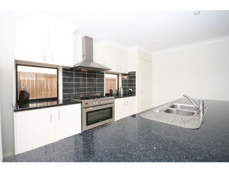 10 Sears Parade, North Lakes QLD 4509