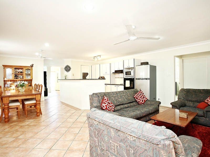 9 Campion Drive, North Lakes QLD 4509