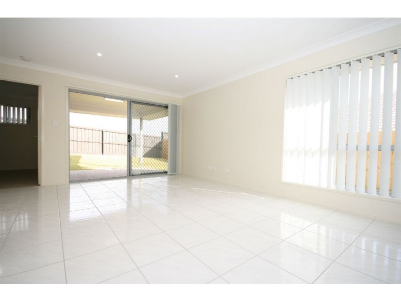 30 Nina Crescent, North Lakes QLD 4509