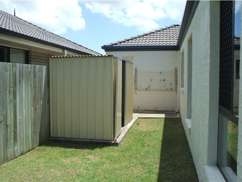 16 Whitfield Crescent, North Lakes QLD 4509