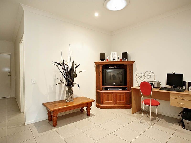 19 Silkyoak Court, North Lakes QLD 4509