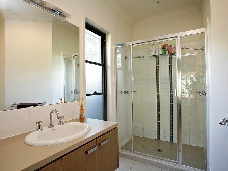 19 Silkyoak Court, North Lakes QLD 4509