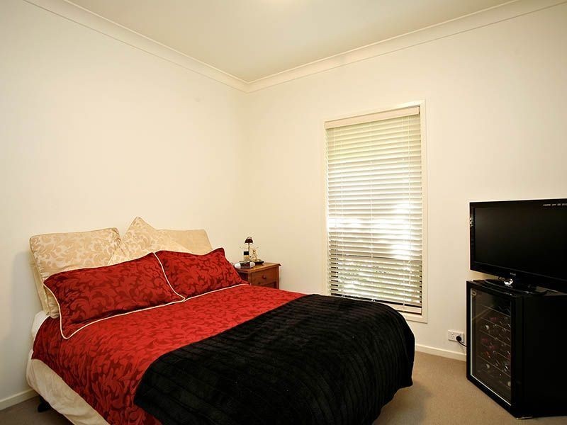 19 Silkyoak Court, North Lakes QLD 4509