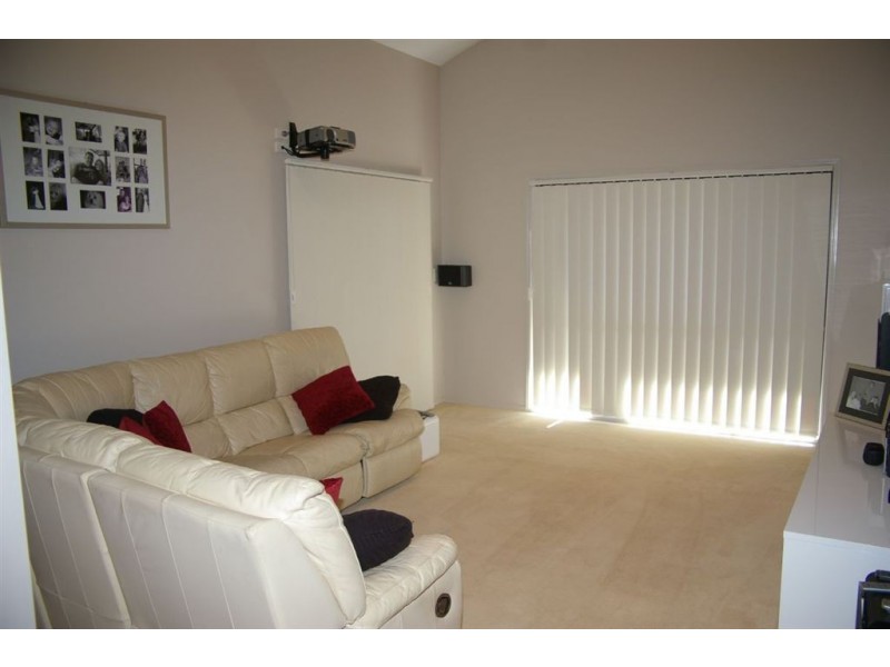 38 Mariner Court, Newport QLD 4020