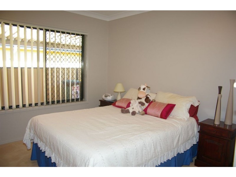 38 Mariner Court, Newport QLD 4020