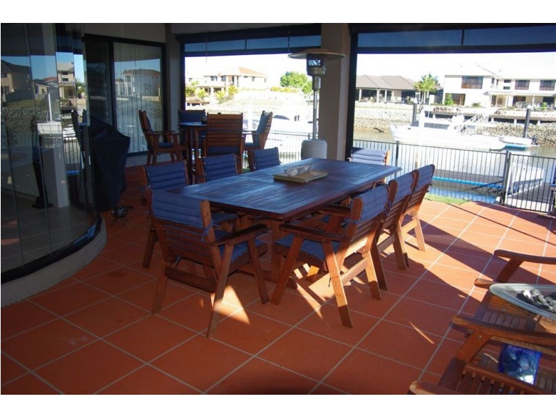 38 Mariner Court, Newport QLD 4020