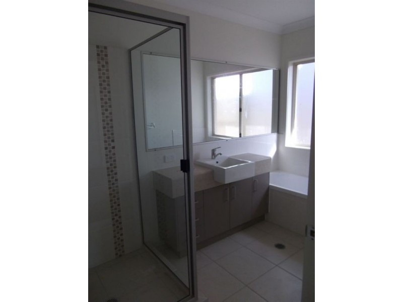 19 Friars Crescent, North Lakes QLD 4509