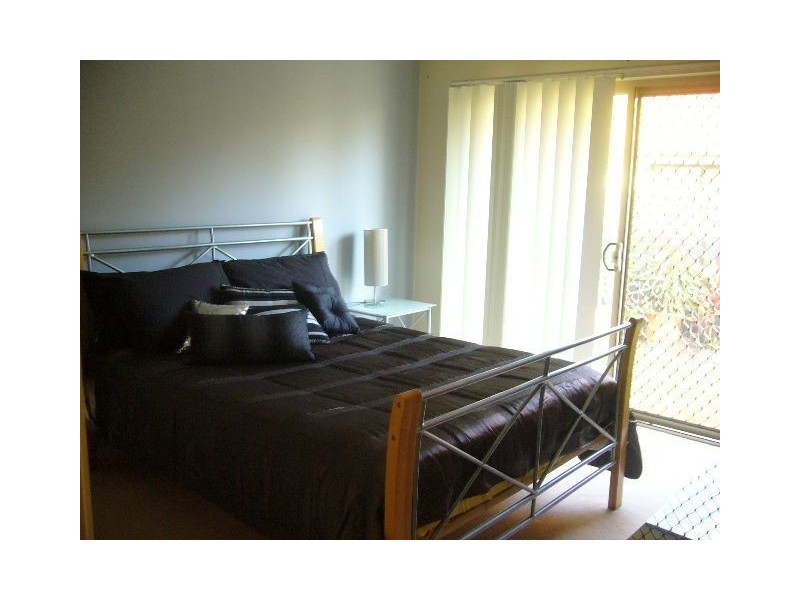 1 Page, North Lakes QLD 4509