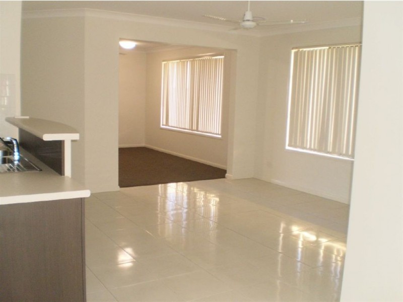 17 Menara Circuit, North Lakes QLD 4509