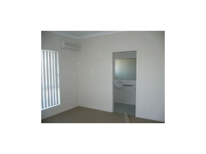 18 Quoll, North Lakes QLD 4509