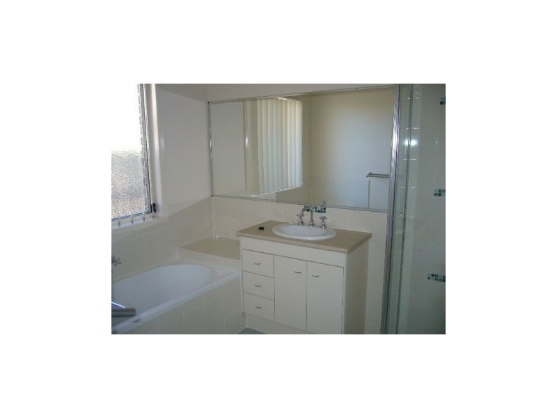 18 Quoll, North Lakes QLD 4509