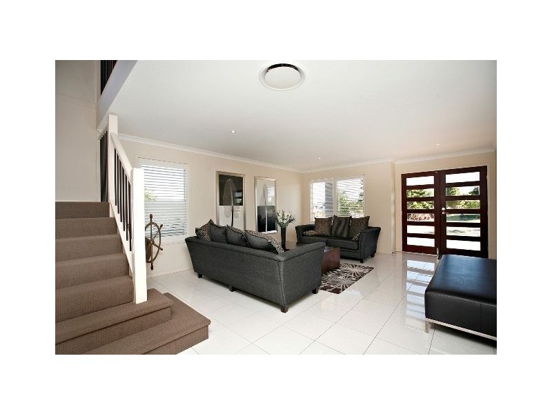 2 Turnstone Circuit, North Lakes QLD 4509