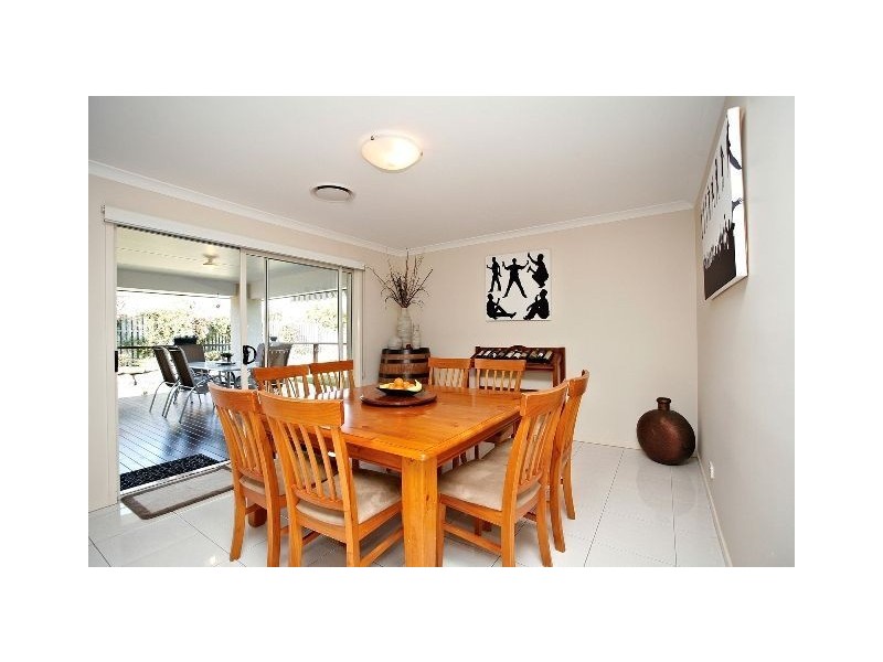 2 Turnstone Circuit, North Lakes QLD 4509