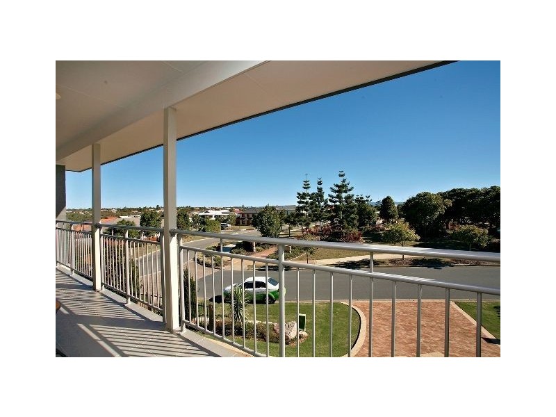 2 Turnstone Circuit, North Lakes QLD 4509