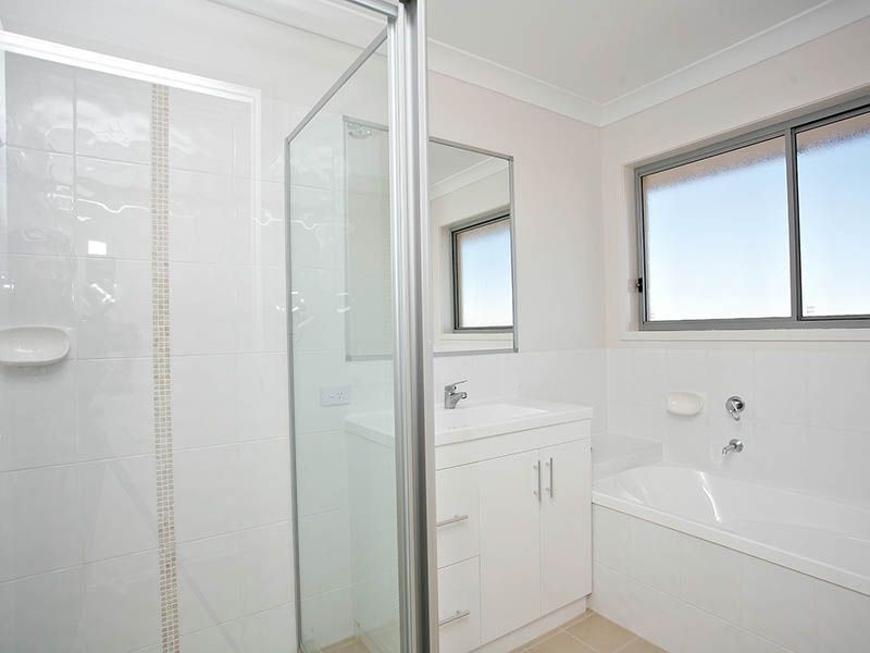 121 Mackintosh Drive, North Lakes QLD 4509