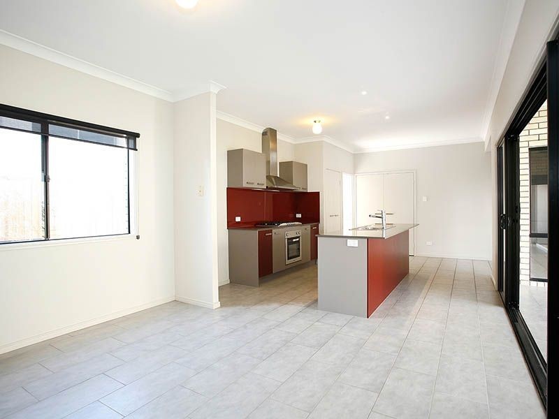 15 Eaton Close, North Lakes QLD 4509