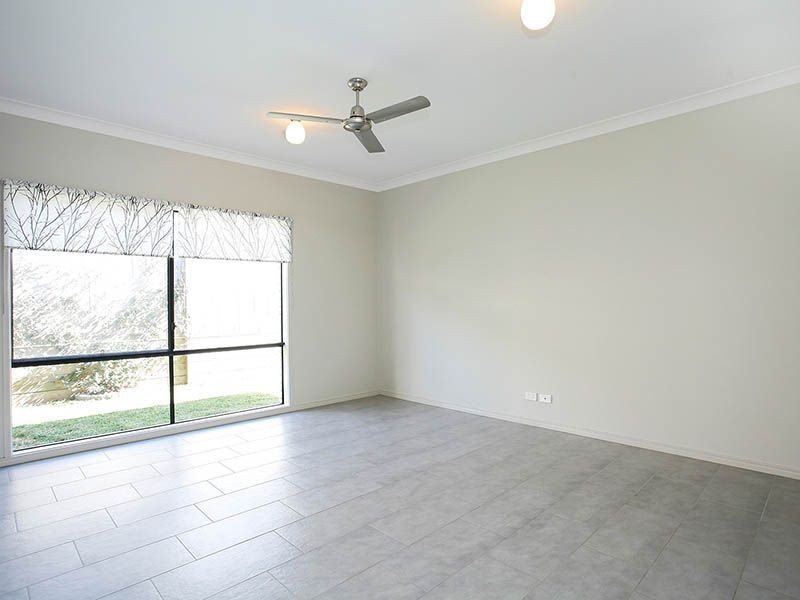 15 Eaton Close, North Lakes QLD 4509