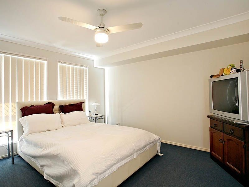 12 Heathcote Avenue, North Lakes QLD 4509