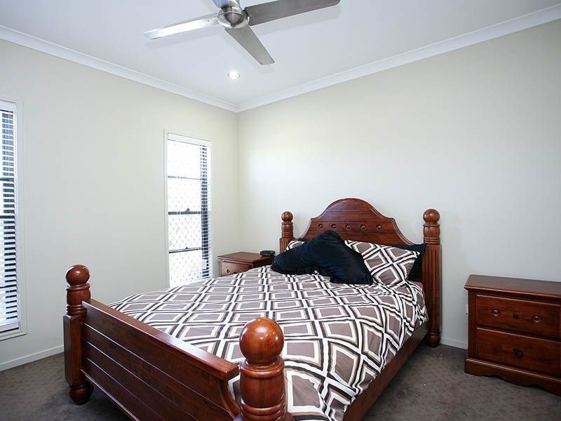 20 Chrysler Parade, North Lakes QLD 4509